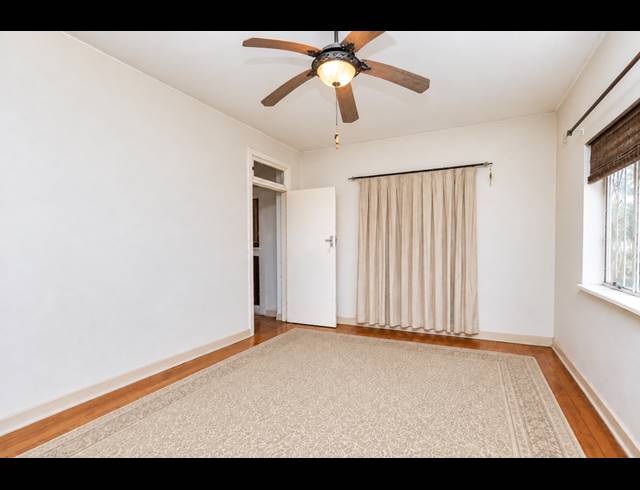 2 BEDROOM APARTMENT FOR SALE IN ESSENWOOD